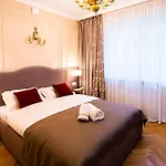 Krakowska Aparthotel 4*