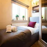 Aparthotel Krakowska 4*