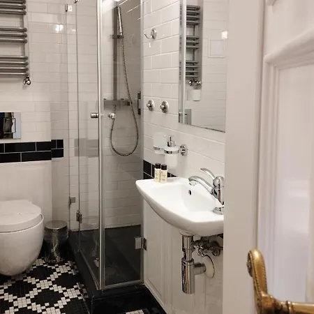 Krakowska 公寓式酒店 4*