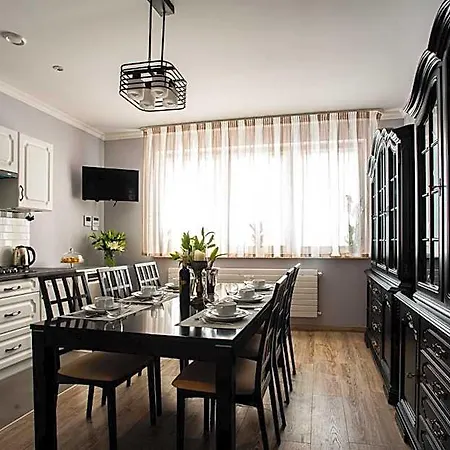 Krakowska 4* ラシン
