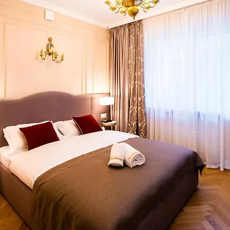 Krakowska 公寓式酒店 4*